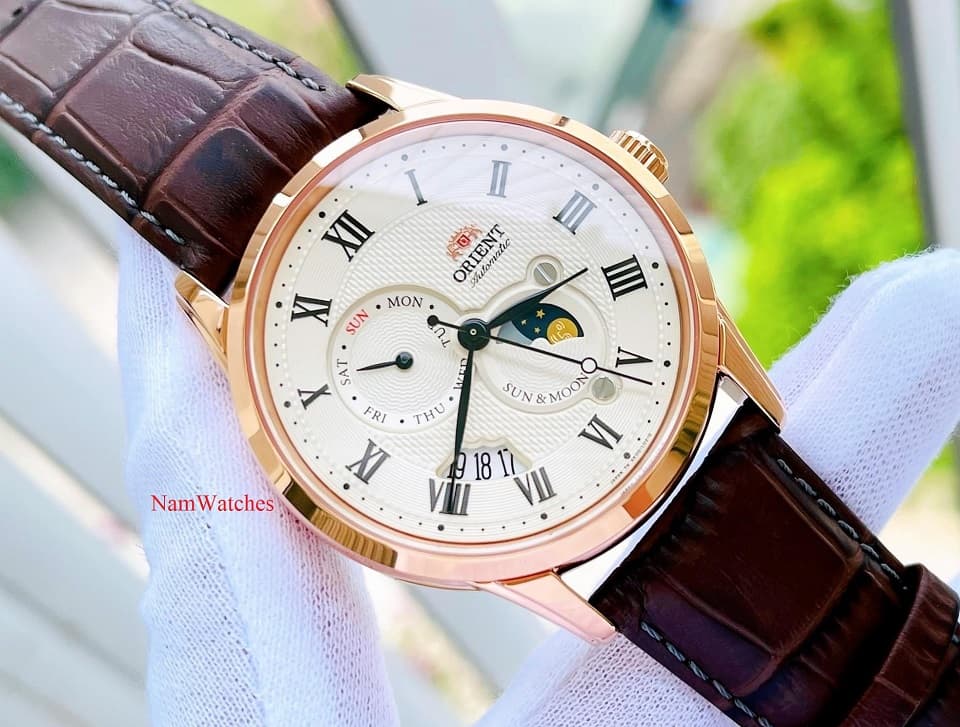 SAK00001Y0 (3) dong ho Orient Sun & Moon Gen 3 Rose Gold – SAK00001Y0