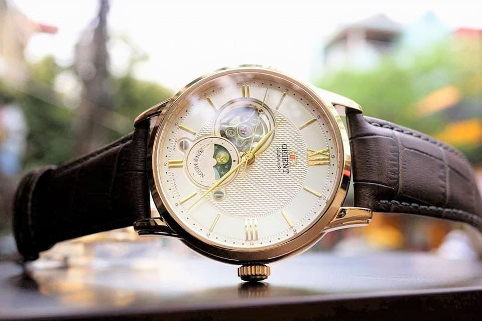 RA-AS0004S00B (1) dong ho Orient Sun & Moon Open Heart Gold Leather - RA-AS0004S00B