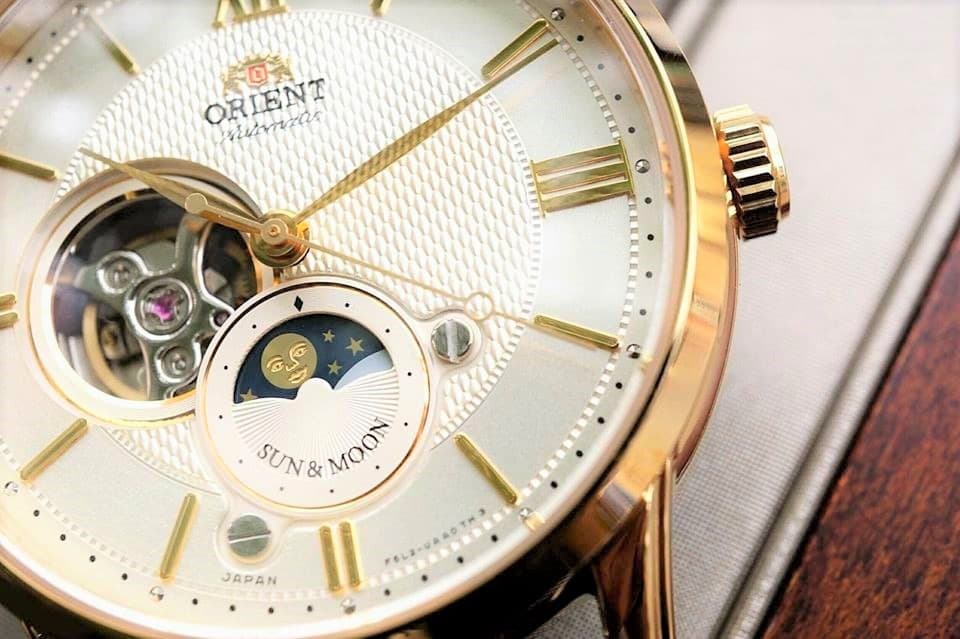 RA-AS0004S00B (3) dong ho Orient Sun & Moon Open Heart Gold Leather - RA-AS0004S00B