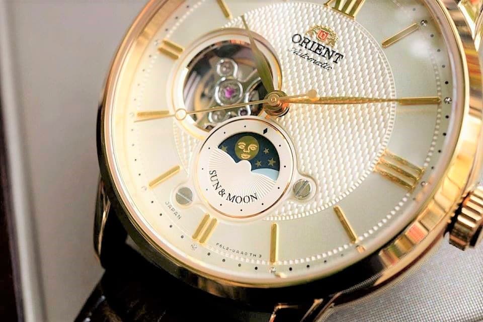 RA-AS0004S00B (4) dong ho Orient Sun & Moon Open Heart Gold Leather - RA-AS0004S00B