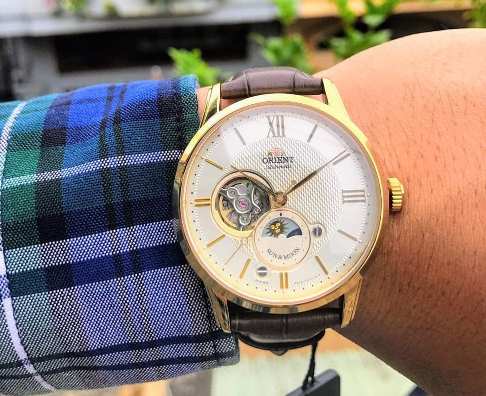 RA-AS0004S00B (8) dong ho Orient Sun & Moon Open Heart Gold Leather - RA-AS0004S00B