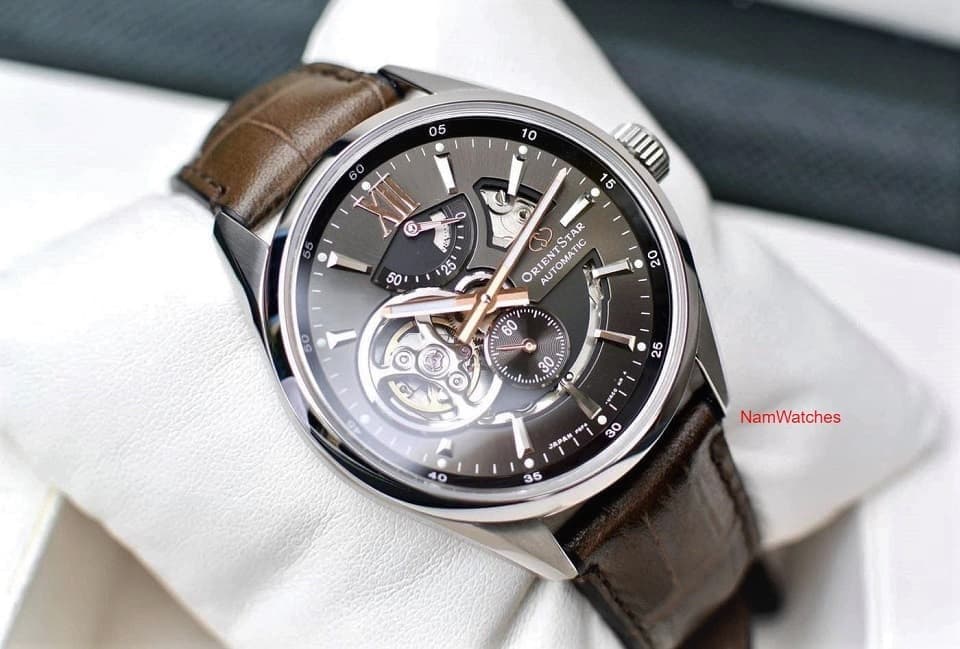 RE-AV0006Y00B (4) dong ho Orient Star Semi Skeleton Brown Leather - RE-AV0006Y00B