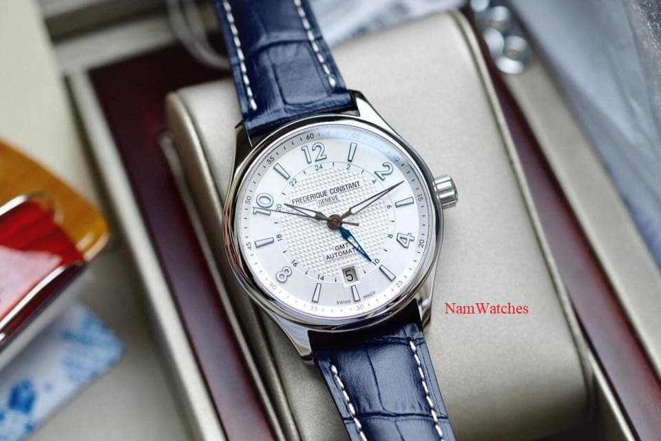 FC-350RMS5B6 (1) dong ho FC Runabout GMT White Leather - FC-350RMS5B6