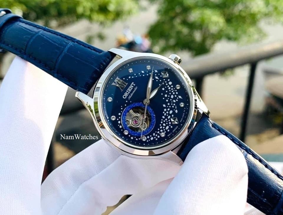 RA-AG0018L10B (3) dong ho Orient Blue Moon Blue Leather - RA-AG0018L10B